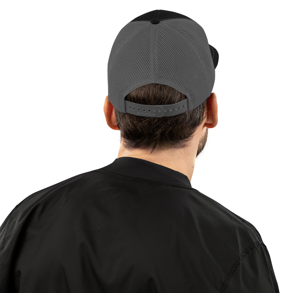 SIGNATURE. Trucker Snapback Cap
