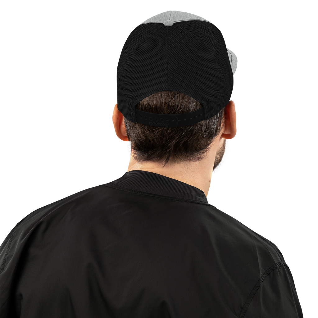 SIGNATURE. Trucker Snapback Cap