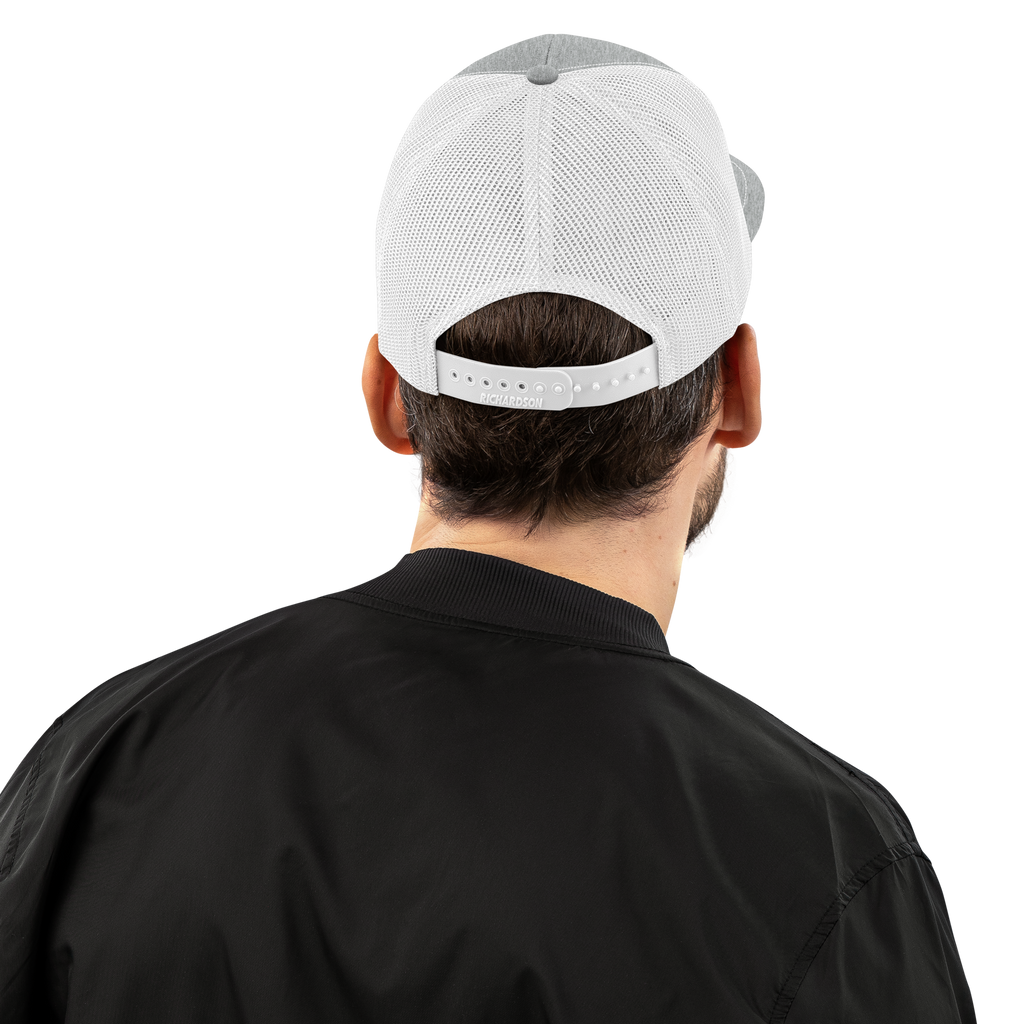 SIGNATURE. Trucker Snapback Cap